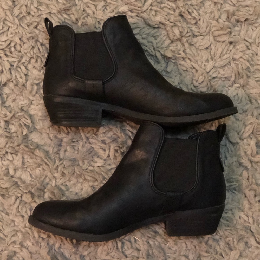 Carlos by Carlos Santana Lynn Ankle Booties Black